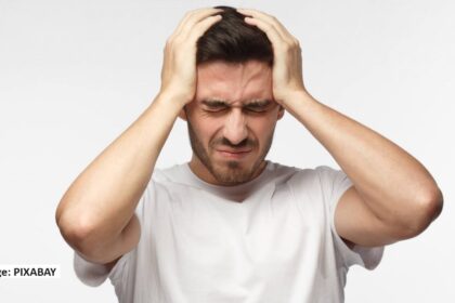 alt="a man suffering from depression"