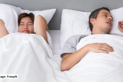 alt="snoring man"