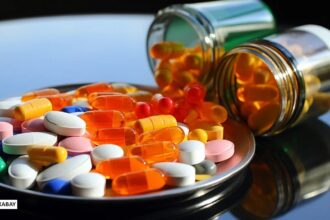 alt="multivitamins"
