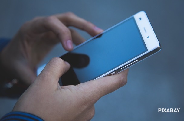 alt="smartphone"