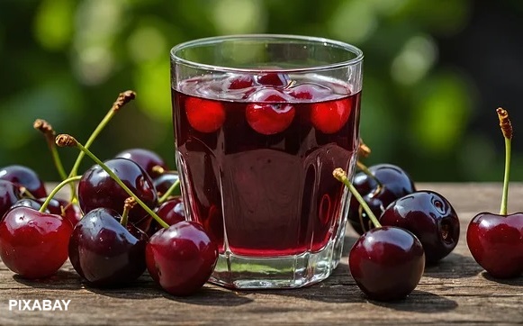 alt="cranberry juice"