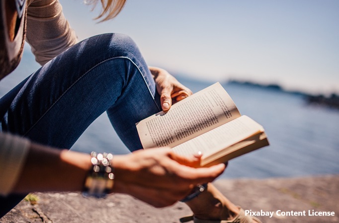 alt="book reading"