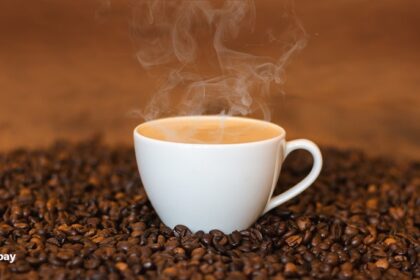 alt="coffee cup"