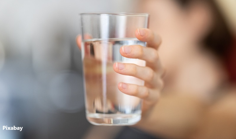alt="water drinking benefits"