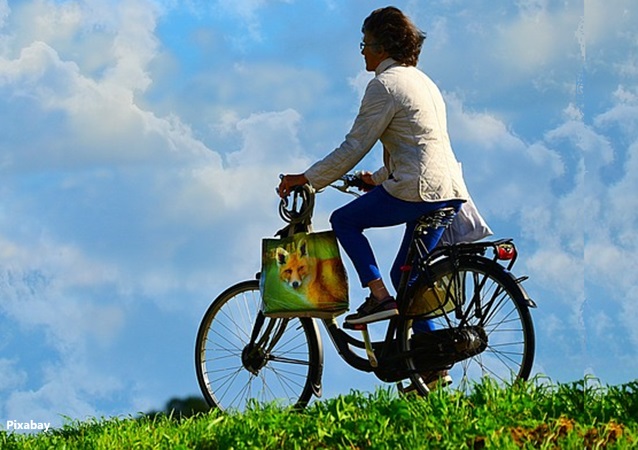 alt="bicycle commuting benefits"