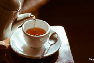 alt="green tea may help prevent dementia"