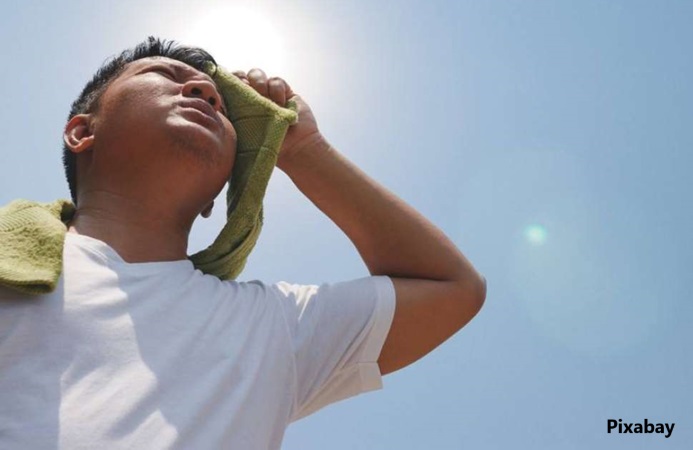 alt="man-suffering-from-heatstroke"