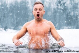 alt="cold-water-immersion"