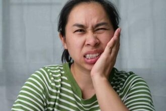 alt="Poor oral health and migraines"