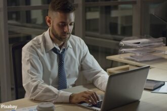 alt="night shift work"