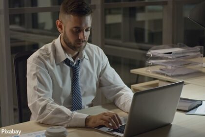 alt="night shift work"