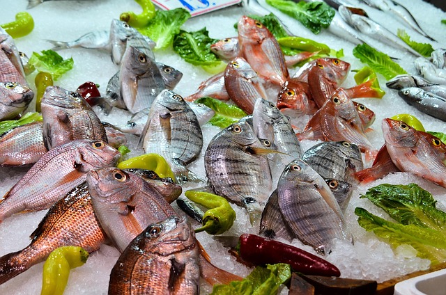 alt="Creatine in fish and meat"