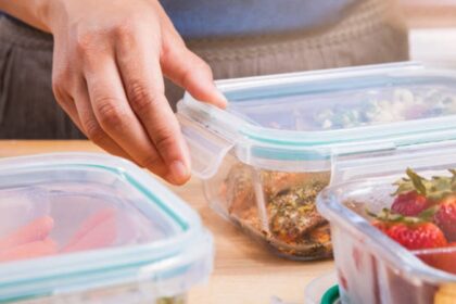 alt="Plastic particles in food may harm liver and glucose control"
