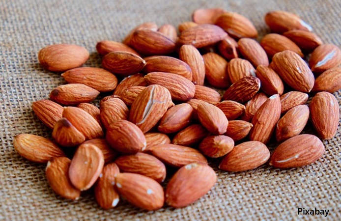 alt="almond improves metabolic syndrome"